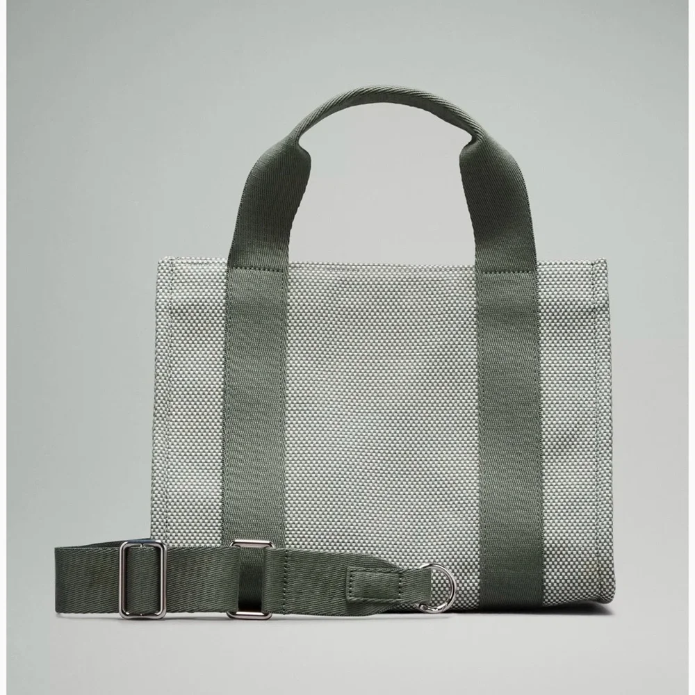 Lululemon Two-Tone Canvas Tote Bag *Mini 4.5L (New no tags)